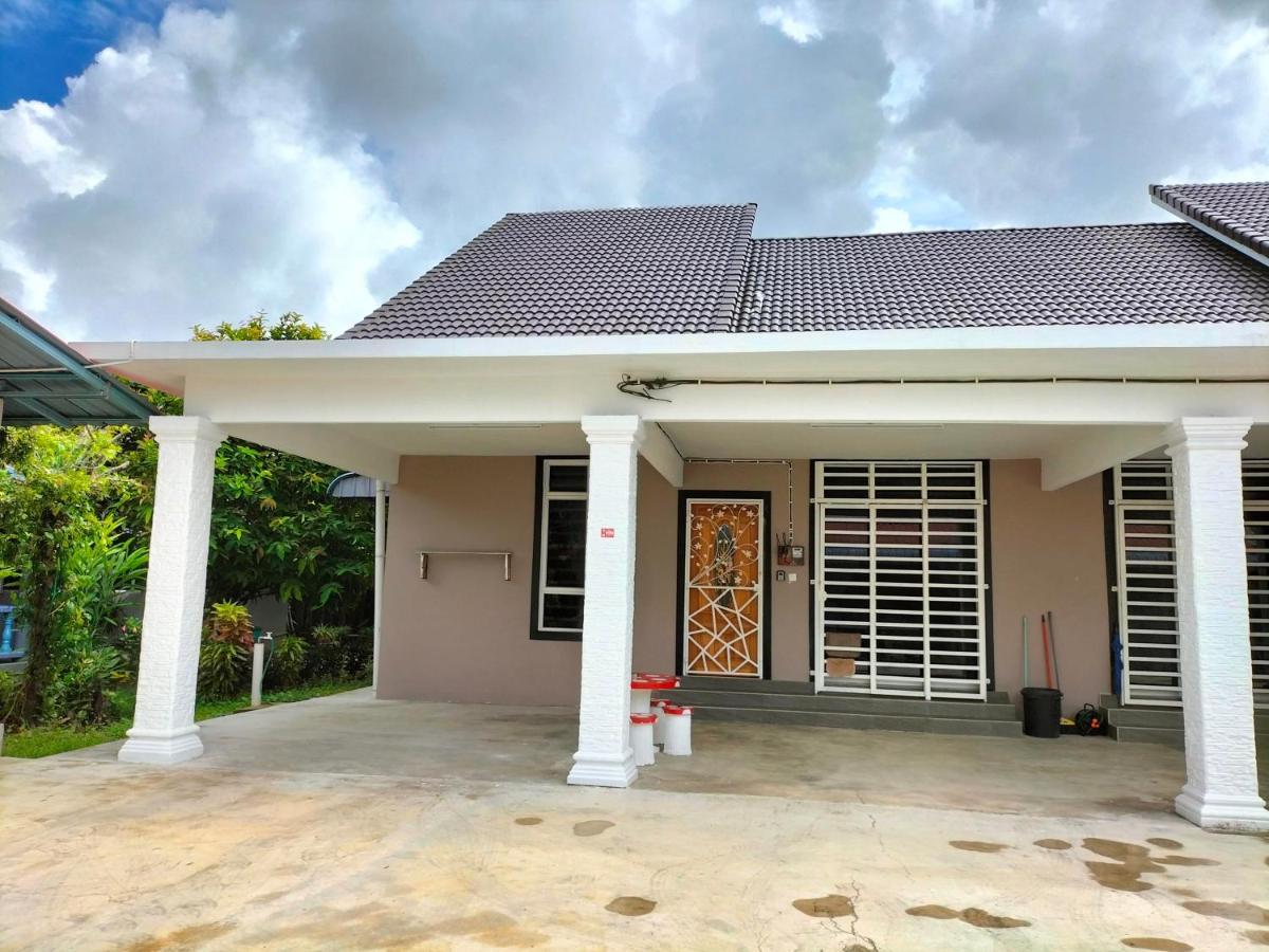 Wipah Guest House In Kampung Lundang, Кота-Бару Экстерьер фото
